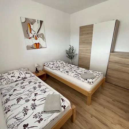 Bella Moravia * Dobre Pole